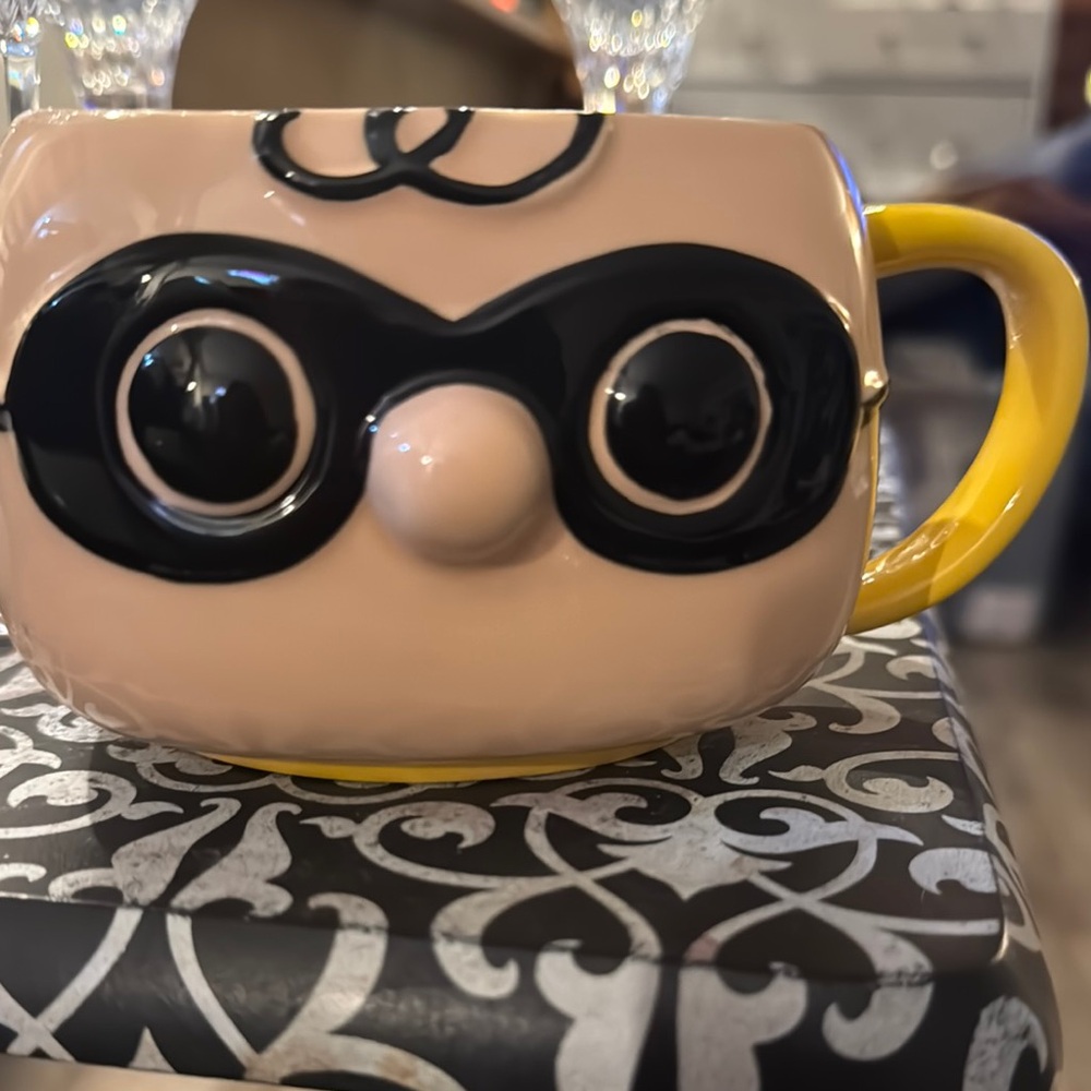 Funko Pop! Home Peanuts Charlie Brown with mask Ceramic Mug